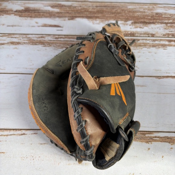 Easton Other - Easton MKY 2 Youth Catchers Mitt Black Leather LHT Game Ready – Used